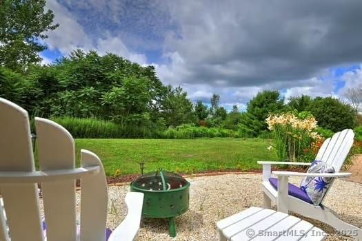 41 Mesa Dr, Bethany, CT 06524 - view of green lawn