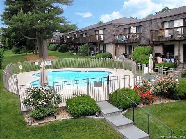 255 Strawberry Hill Ave Unit D4, Stamford, CT 06902 - view of community pool