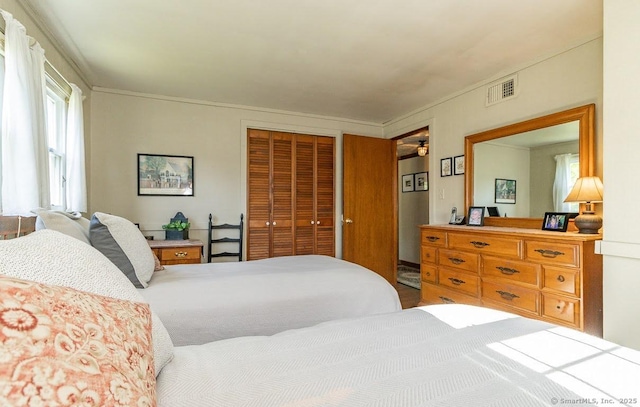 39 Mohawk Ln, Wethersfield, CT 06109 - bedroom featuring a closet