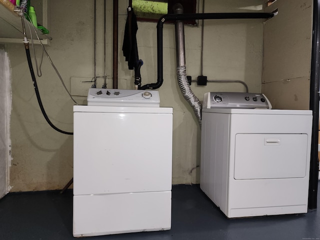 1014 N Worthy St, Windsor, CT 06095 - washroom featuring separate washer and dryer