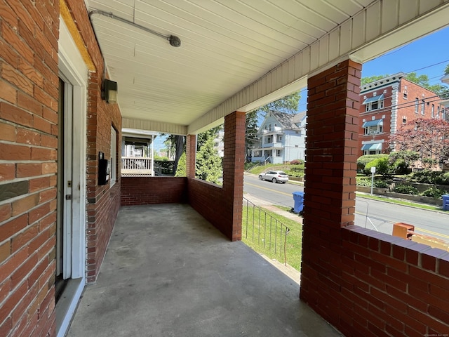 223 S Whitney St, Hartford, CT 06105 - view of porch