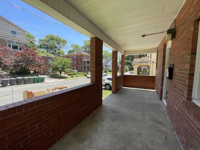 223 S Whitney St, Hartford, CT 06105 - view of covered porch