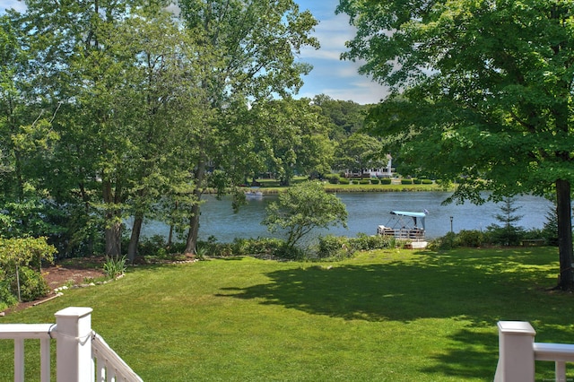 561 Winnepoge Dr, Fairfield, CT 06825 - photo 3