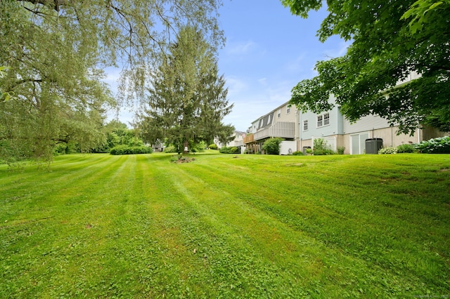 846 Long Hill Rd Unit 846, Middletown, CT 06457 - view of grassy yard