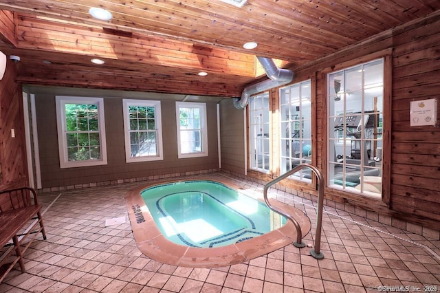 49 Carriage Crossing Ln Unit 49, Middletown, CT 06457 - view of swimming pool featuring a hot tub