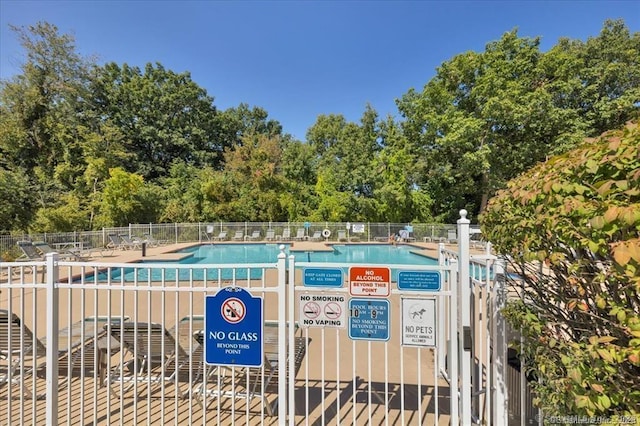 49 Carriage Crossing Ln Unit 49, Middletown, CT 06457 - view of community pool