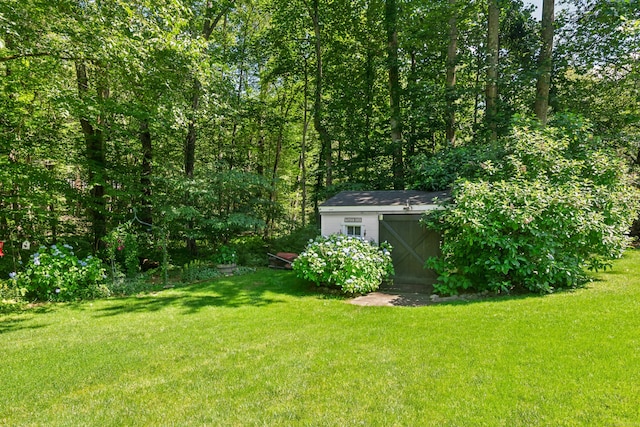 136 Knorr Rd, Monroe, CT 06468 - view of grassy yard featuring a storage shed