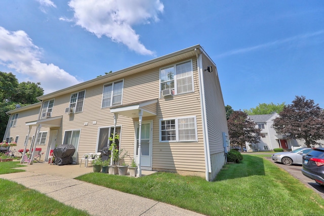 92 Hamden Ave Apt 7, Waterbury, CT 06704 - photo 1