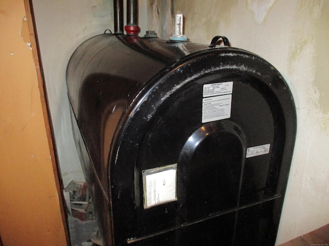 8 Susan Ln, Meriden, CT 06450 - detailed view of oil tank