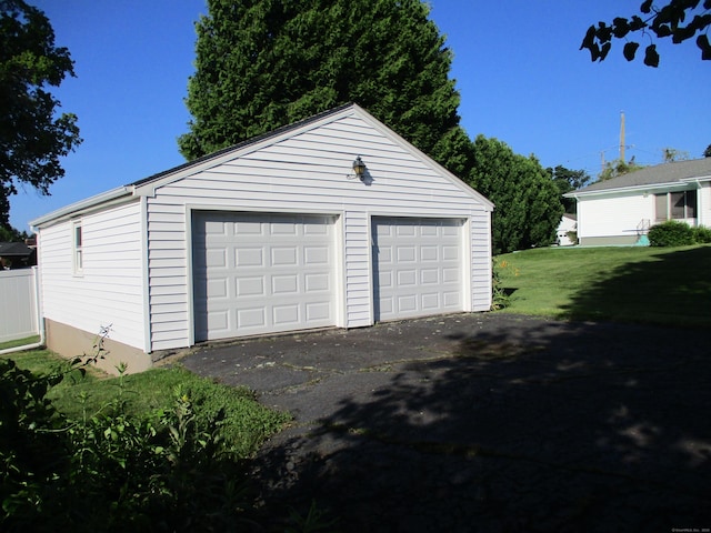 8 Susan Ln, Meriden, CT 06450 - view of detached garage
