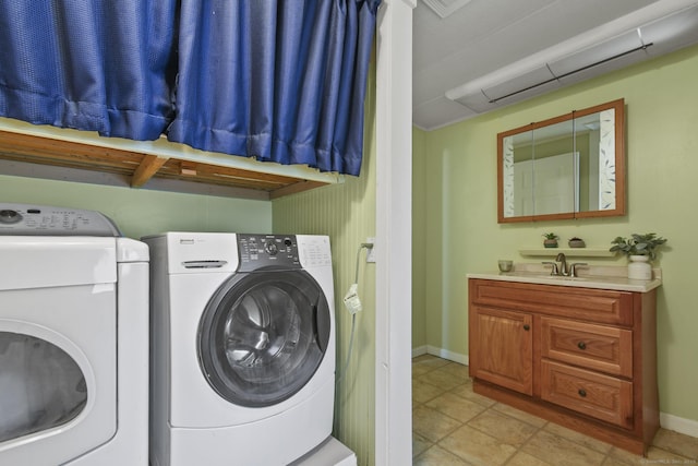 28 Nashua St, Norwich, CT 06360 - laundry room featuring independent washer and dryer and baseboards