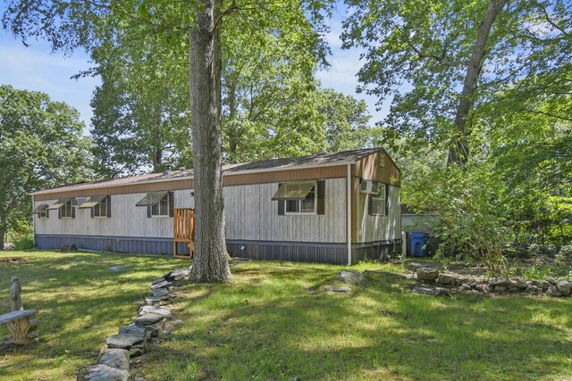 28 Nashua St, Norwich, CT 06360 - manufactured / mobile home with a front lawn