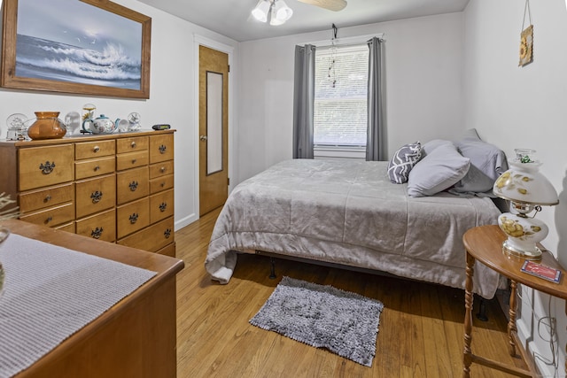 15 Denis Dr, Thompson, CT 06255 - bedroom with wood finished floors and baseboards