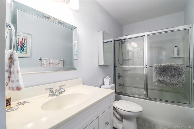 17 Harbour Vlg Unit F, Branford, CT 06405 - full bath featuring vanity and enclosed tub / shower combo