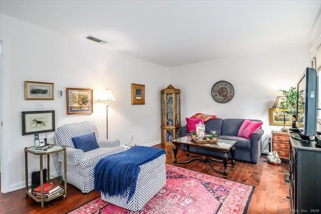 17 Harbour Vlg Unit F, Branford, CT 06405 - living area with wood finished floors