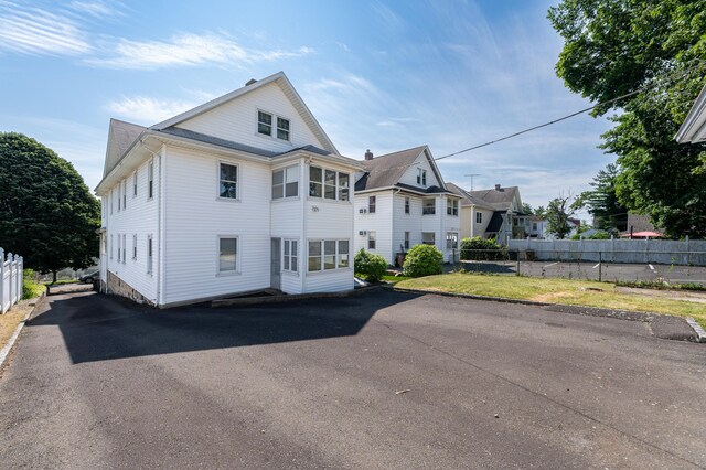 35 Hinckley Ave, Stamford, CT 06902 - photo 14