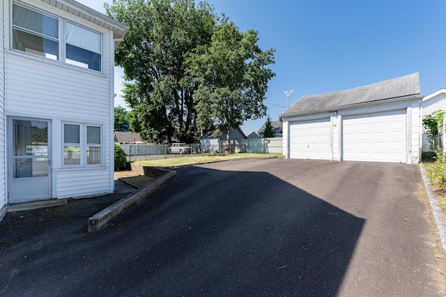 35 Hinckley Ave, Stamford, CT 06902 - photo 15
