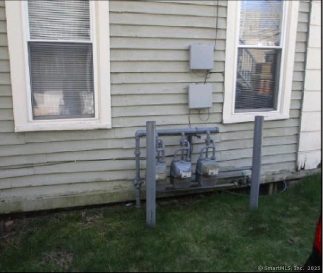 293 Central Ave, Norwich, CT 06360 - exterior view of gas meter