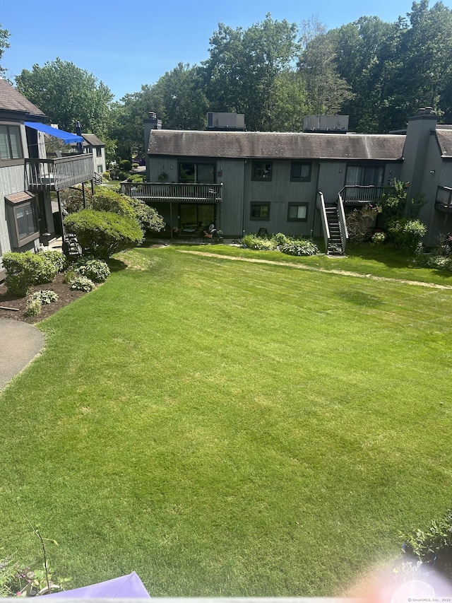 7 Harbour Vlg Unit A, Branford, CT 06405 - view of grassy yard