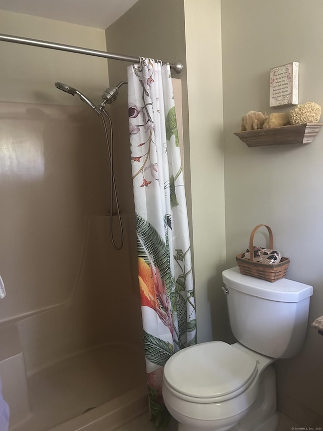 7 Harbour Vlg Unit A, Branford, CT 06405 - bathroom with a shower with curtain