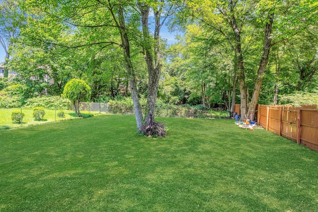11 Margaret St, Norwalk, CT 06851 - view of yard