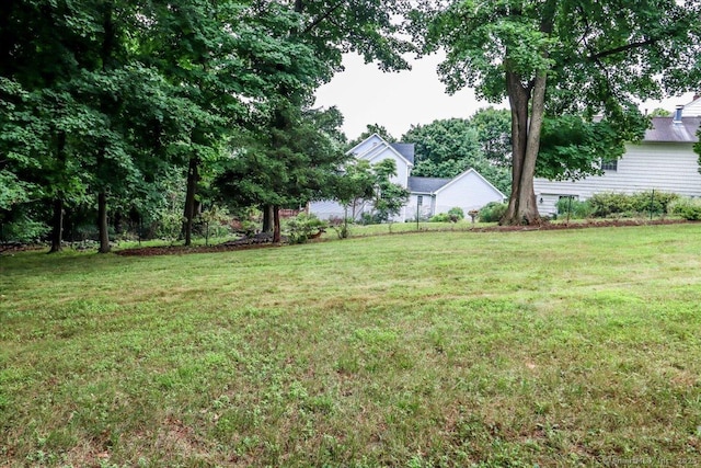 1384 N Benson Rd, Fairfield, CT 06824 - view of green lawn