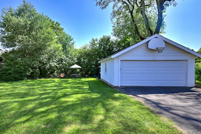 150 Westwood Rd, New Haven, CT 06515 - view of detached garage