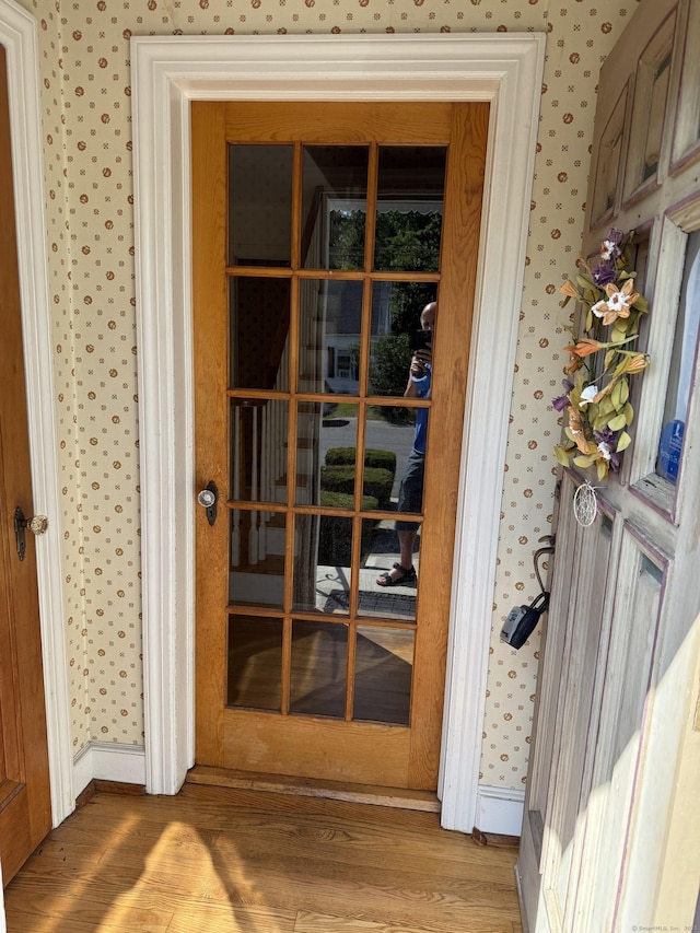 28 Maplerow Ave, Waterbury, CT 06705 - doorway to property
