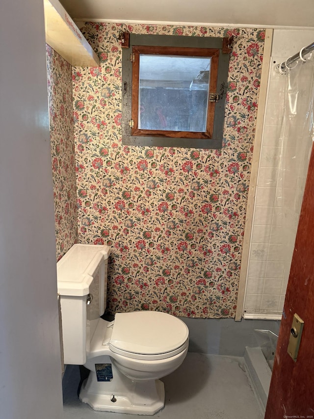 28 Maplerow Ave, Waterbury, CT 06705 - bathroom with wallpapered walls and curtained shower