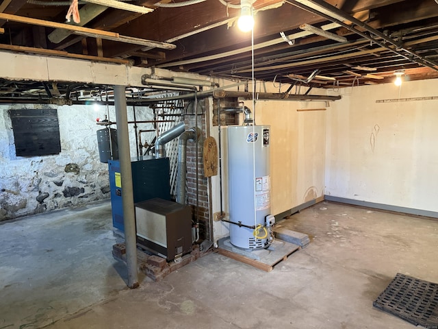 28 Maplerow Ave, Waterbury, CT 06705 - unfinished below grade area with water heater