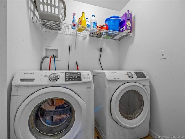 126 Conrad Dr, New Haven, CT 06515 - laundry area with washer and clothes dryer