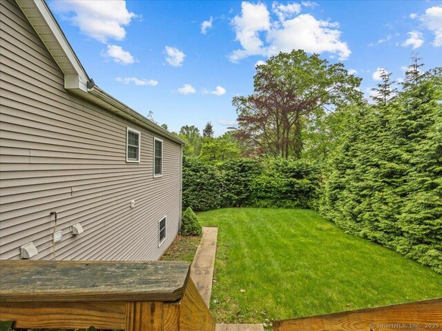 126 Conrad Dr, New Haven, CT 06515 - view of grassy yard
