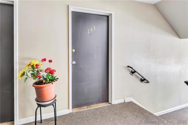 175 Mill Pond Rd Unit 203, Hamden, CT 06514 - property entrance