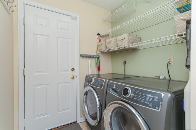 11 Park Ln, Trumbull, CT 06611 - washroom featuring washer and dryer