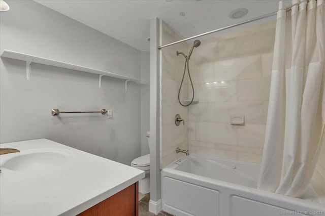 185 Chimney Hill Rd, Wallingford, CT 06492 - full bathroom featuring vanity and shower / tub combo with curtain