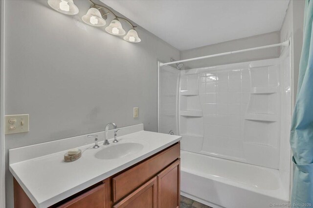 185 Chimney Hill Rd, Wallingford, CT 06492 - bathroom with shower / bath combo with shower curtain and vanity
