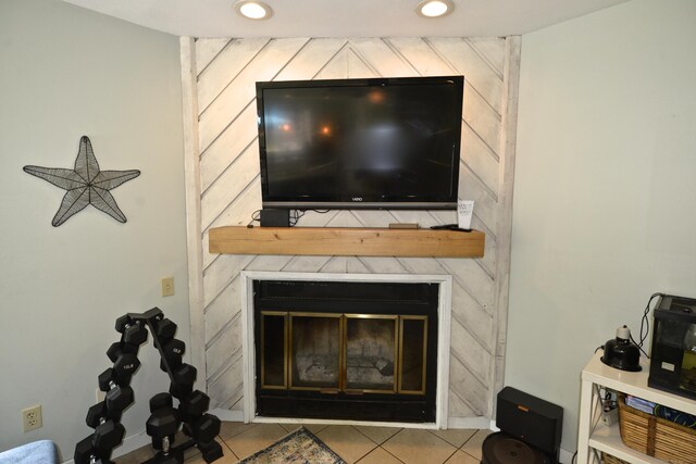 33 Oneil Rd, Oxford, CT 06478 - detailed view of a fireplace and recessed lighting