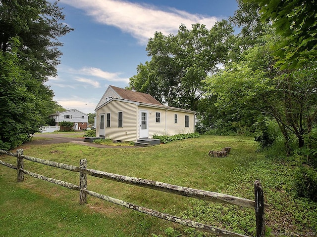 37 Landin St, Woodbridge, CT 06525 - view of side of property