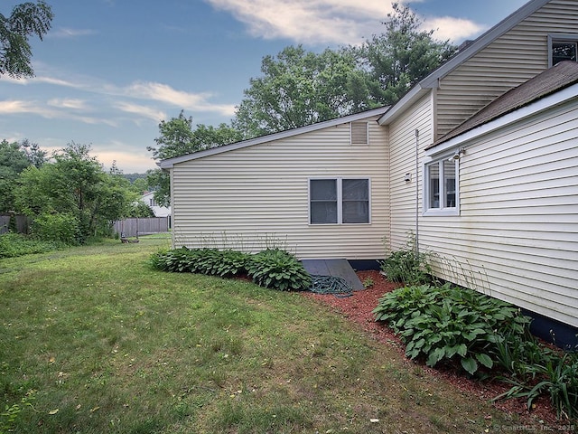 37 Landin St, Woodbridge, CT 06525 - view of yard