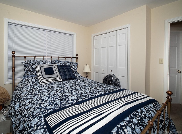 37 Landin St, Woodbridge, CT 06525 - carpeted bedroom with a closet