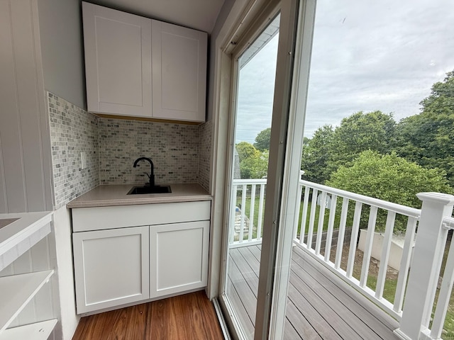 654 Nichols Ave, Stratford, CT 06614 - balcony featuring a sink