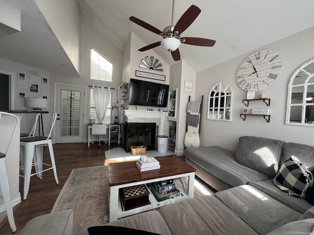235 Carriage Crossing Ln Unit 235, Middletown, CT 06457 - photo 1