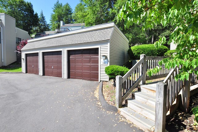 9 Carriage Dr Unit 9, Simsbury, CT 06070 - photo 35