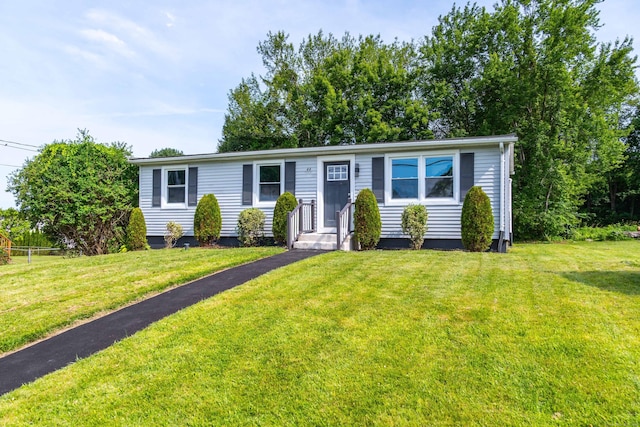 44 Lincolndale Dr, Waterbury, CT 06704 - photo 1