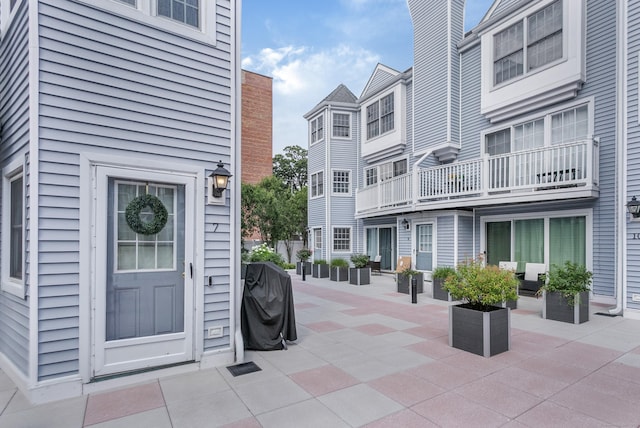 118 Grove St Apt 7, Stamford, CT 06901 - surrounding community featuring a patio