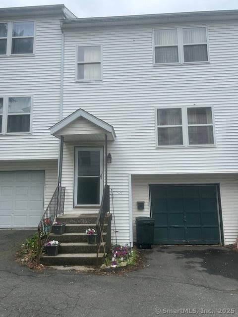 22 Virginia Ave Apt 2B, Danbury, CT 06810 - photo 1