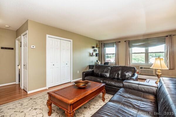 40 Owen St Apt E12, Hartford, CT 06105 - photo 18