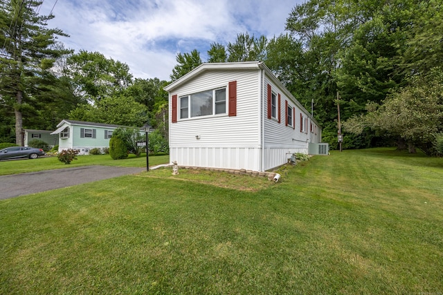 30 Brookside Dr, Southington, CT 06489 - view of front facade featuring a front yard