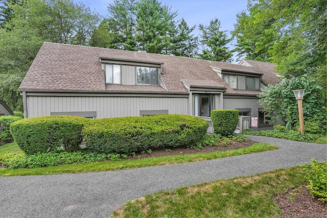 499 Heritage Vlg Unit B, Southbury, CT 06488 - view of front of home with roof with shingles