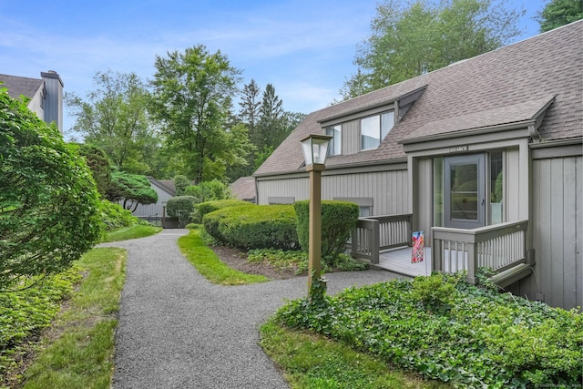 499 Heritage Vlg Unit B, Southbury, CT 06488 - view of yard featuring a wooden deck